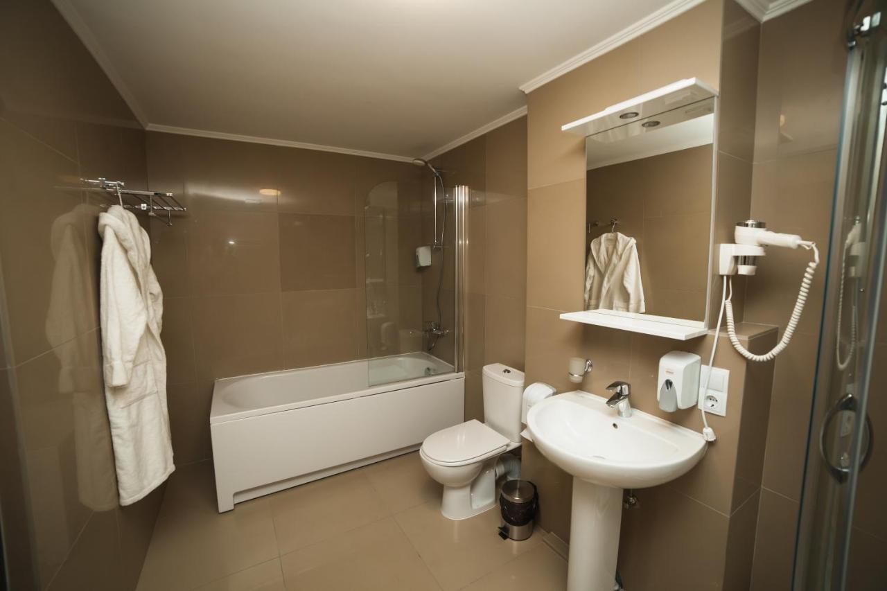 Golden Ring Hotel Ternopil Exterior photo